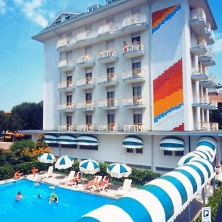 Отель Maxi Heron 3*