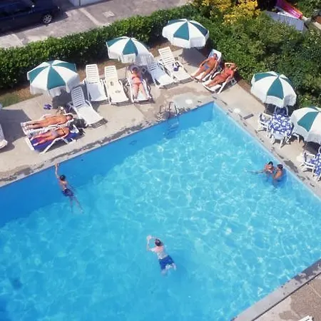 Hotel Maxi Heron 3*